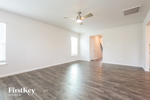 408 Stonefence Drive Studio House for Rent - Photo Gallery 4