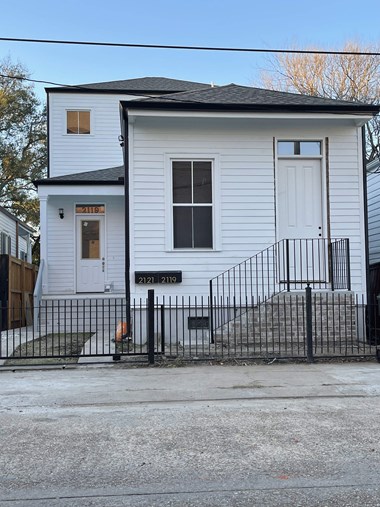 2119-2121 Chippewa Street 3 Beds Apartment for Rent