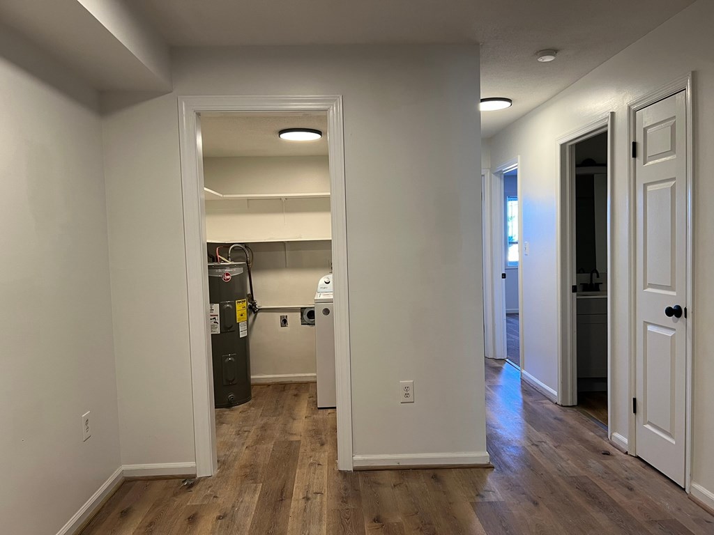 Oak Grove Village Apartments- Close To Lewis Gale