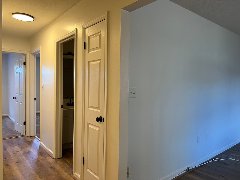 Oak Grove Village Apartments- Close To Lewis Gale