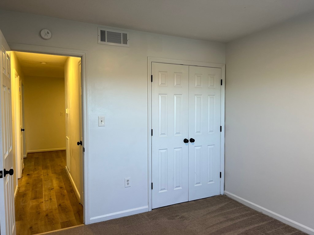 Oak Grove Village Apartments- Close To Lewis Gale