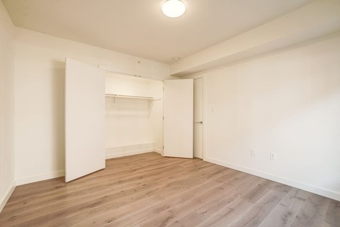 448 Ridge St NW 3 Beds Apartment for Rent - Photo Gallery 8