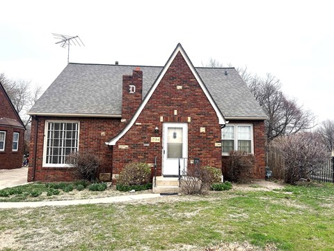 1734 East Lewis Circle 2 Beds Apartment for Rent