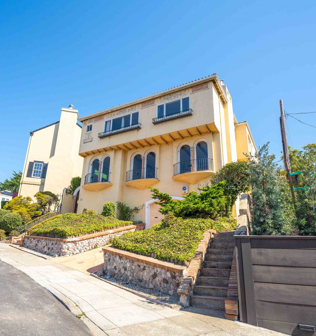 275 Maywood Drive 4 Beds House for Rent - Photo Gallery 1