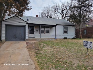 1708 North Bluff Street 2 Beds Apartment for Rent