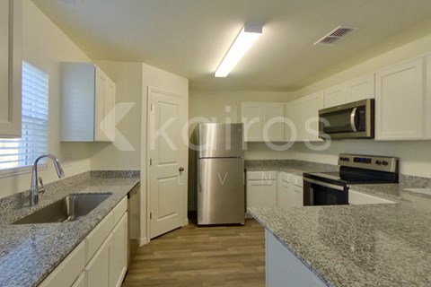 1124 Ware Ave 4 Beds Apartment for Rent