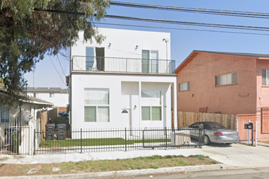 9516 - 9516 1/2 S Hoover St 5 Beds Apartment for Rent