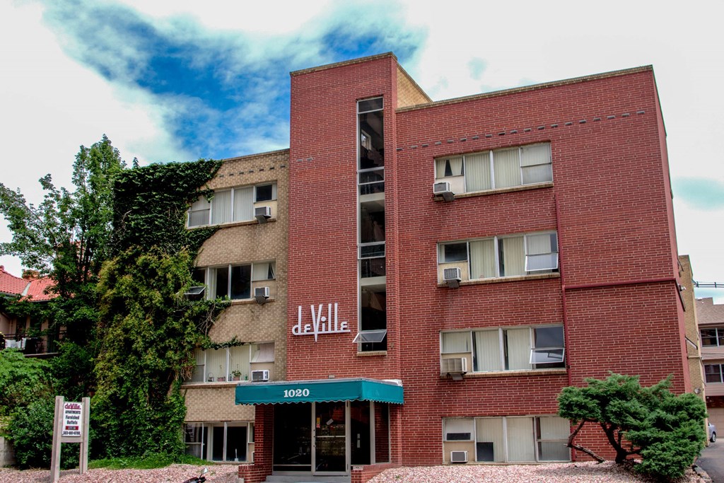 the building in which the hotel is located