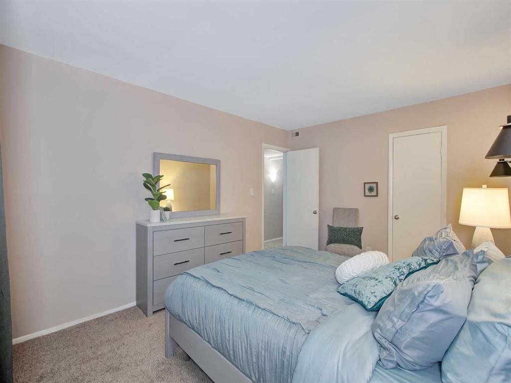 Ridgewood Club Apartments, 4594 Wicklow Place, Virginia Beach, VA