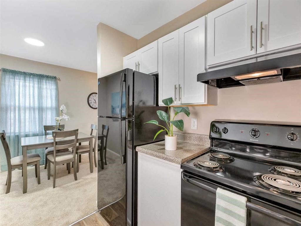 Fully Equipped Kitchen at Ridgewood Club Apartments, Virginia Beach