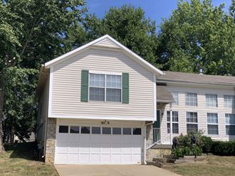 8760 Lakeview Avenue 3 Beds Apartment for Rent
