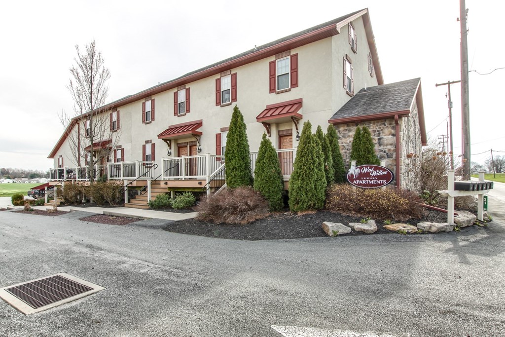 the building in which the hotel is located