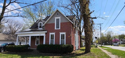 320 W Clinton MO Upper 1 bedroom unit