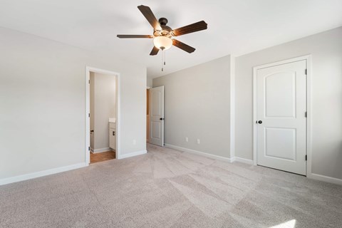 18 Catalina Circle 8 Beds Apartment for Rent