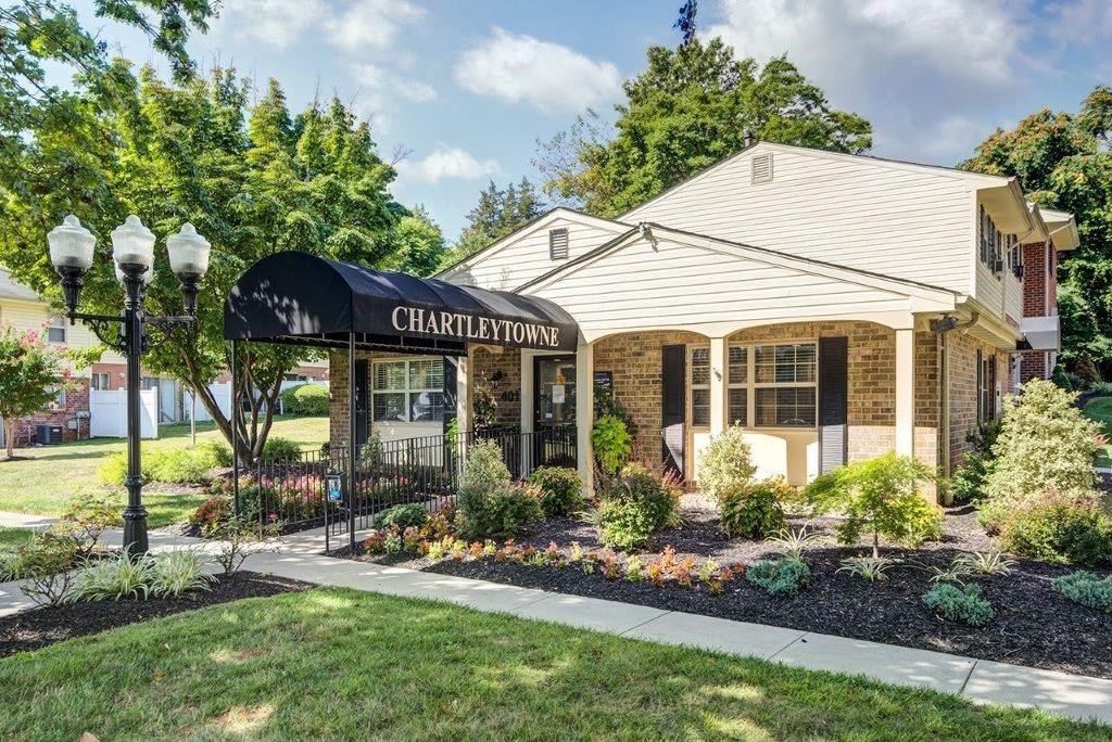 the building in which the hotel is located