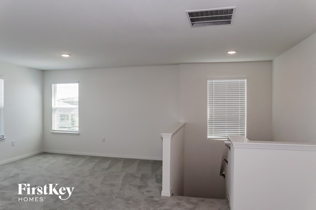 1221 Spokane Point 5 Beds House for Rent - Photo Gallery 2