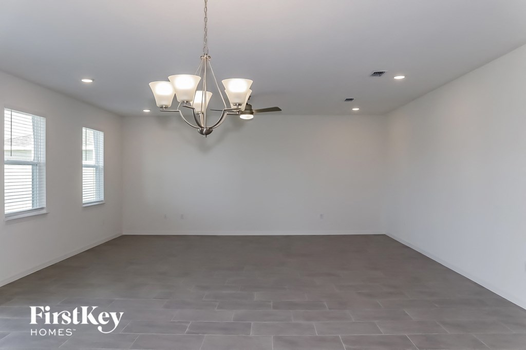 1221 Spokane Point 5 Beds House for Rent - Photo Gallery 5