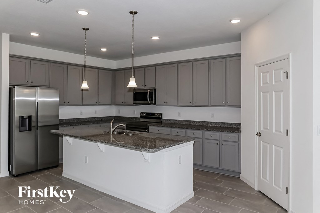 1221 Spokane Point 5 Beds House for Rent - Photo Gallery 6