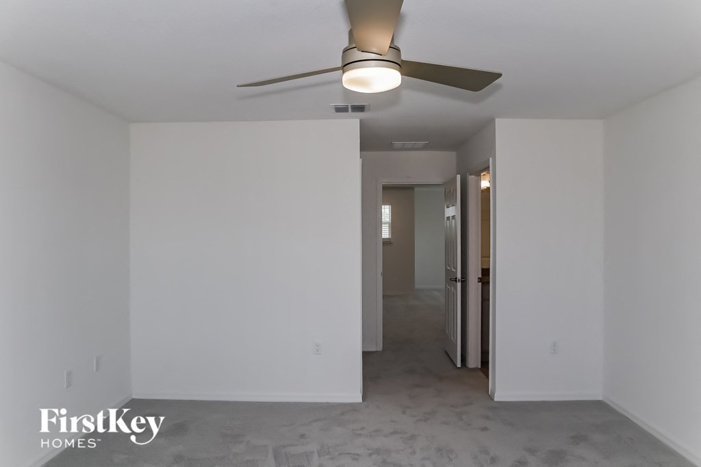 1221 Spokane Point 5 Beds House for Rent - Photo Gallery 7