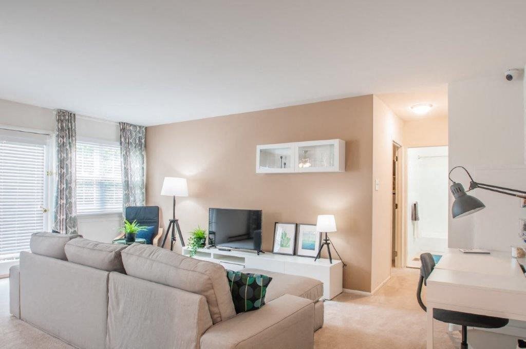 Kingswood Apartments & Townhomes