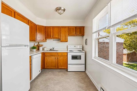 180A Eaton Crest Dr 1-2 Beds Apartment for Rent