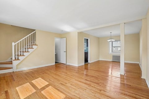 24 Mola Boulevard 2 Beds Apartment for Rent