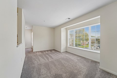 121 Courter Rd 1-2 Beds Apartment for Rent