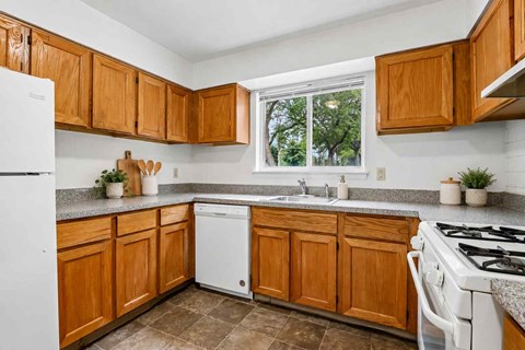 180A Eatoncrest Dr. 1-2 Beds Apartment for Rent