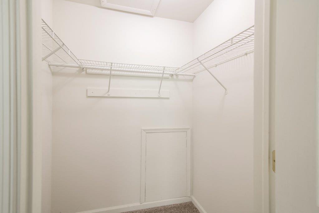 Walk-in closet