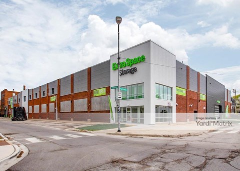 Storage Units for Rent available at 4701 North Ravenswood Avenue, Chicago, IL 60640