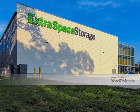 Storage Units for Rent available at 5060 North Palafox Street, Pensacola, FL 32505