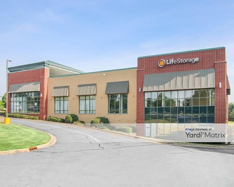 Storage Units for Rent available at 2411 North Randall Road, Carpentersville, IL 60110