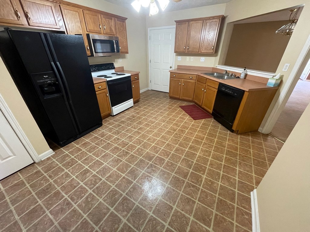 8202 Glenway Ct 2 Beds Apartment for Rent - Photo Gallery 6