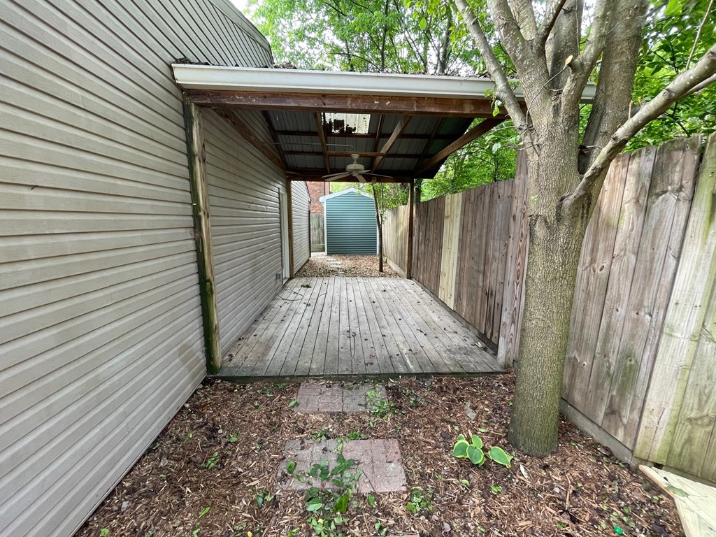 702-712 Victoria Court Apts