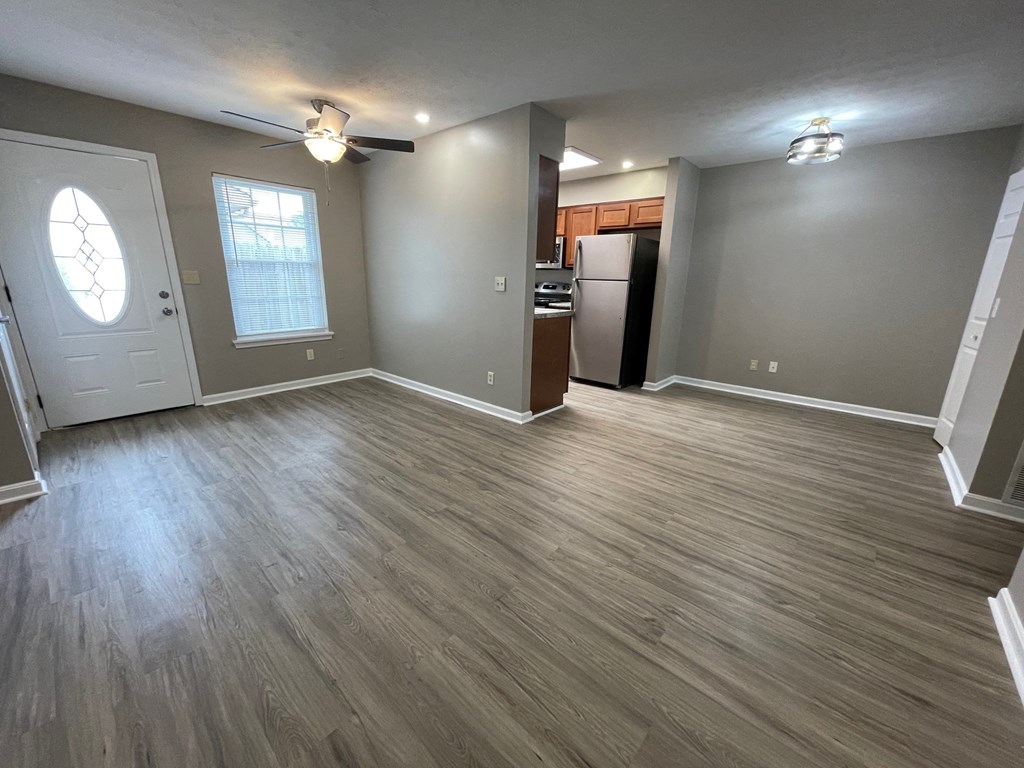 702-712 Victoria Court Apts