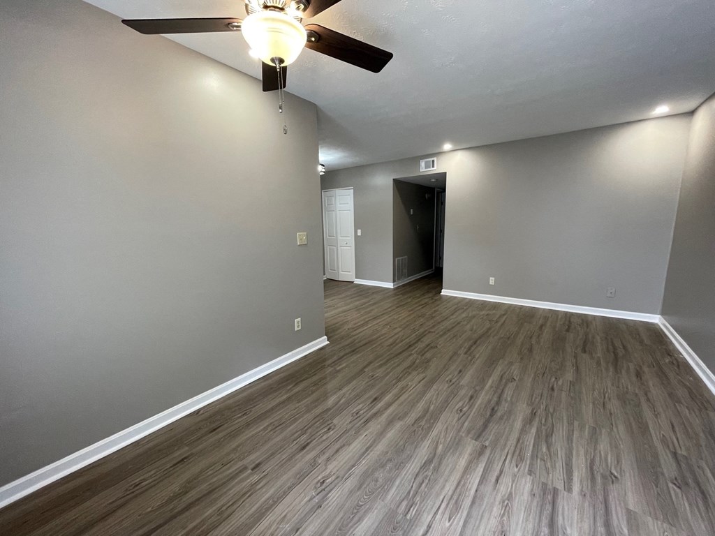 702-712 Victoria Court Apts