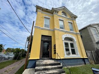 947 S Brook St 2 Beds Apartment for Rent