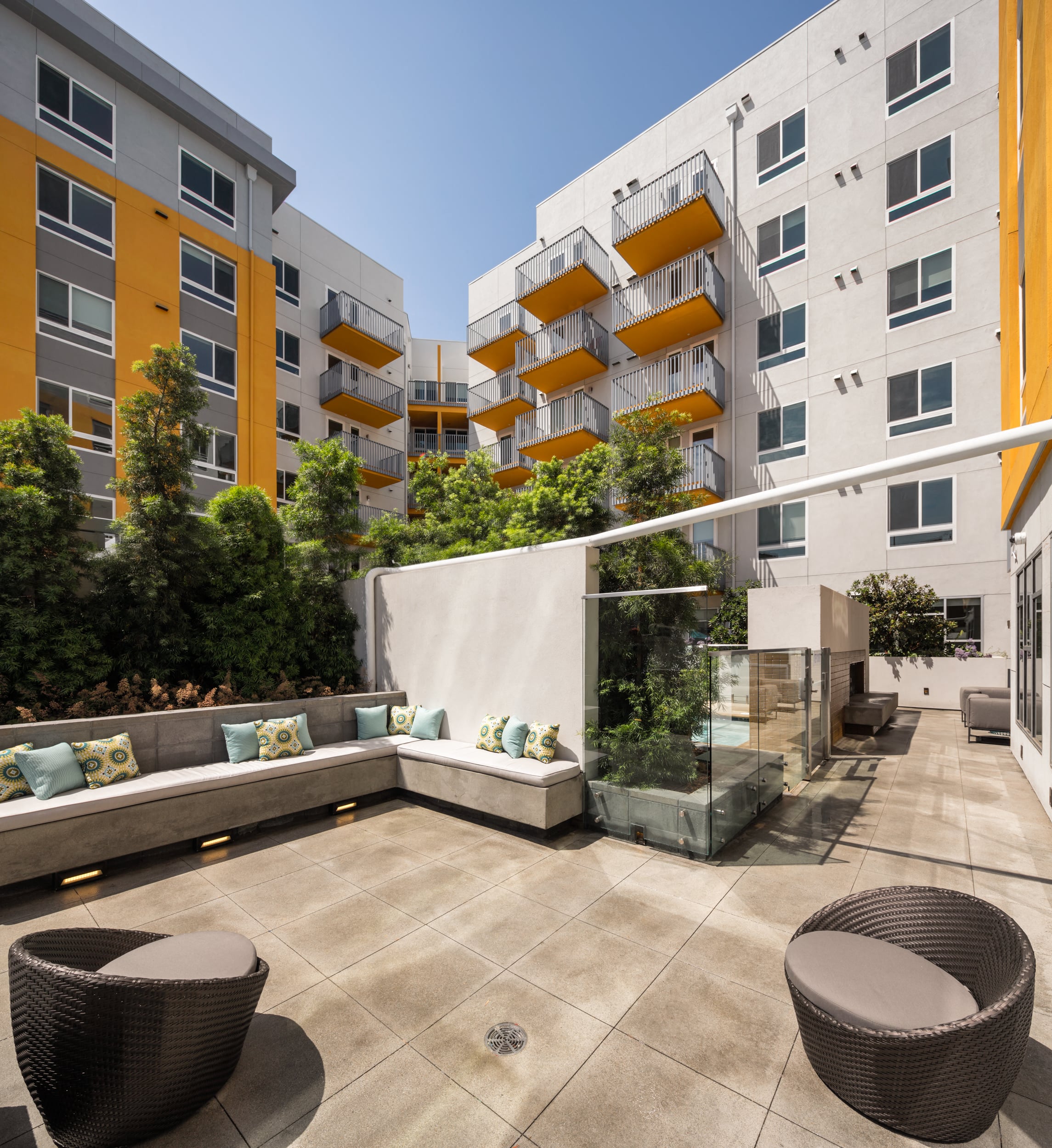 Courtyard with seating