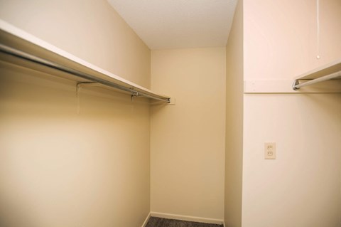 900 S Avondale Street 2 Beds Apartment for Rent - Photo Gallery 12