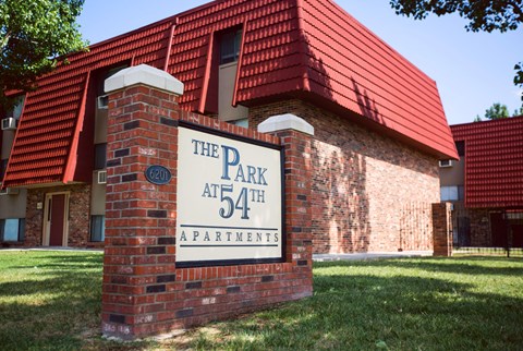the park at 541 apartments sign in front of building