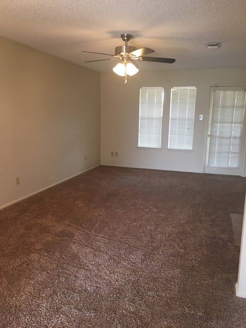 6600 Plum Creek Drive 1-2 Beds Apartment for Rent - Photo Gallery 11