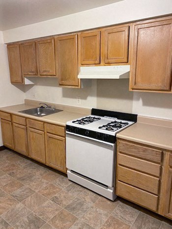 242-252 S. 49th Street 2-4 Beds Apartment, Affordable for Rent - Photo Gallery 2