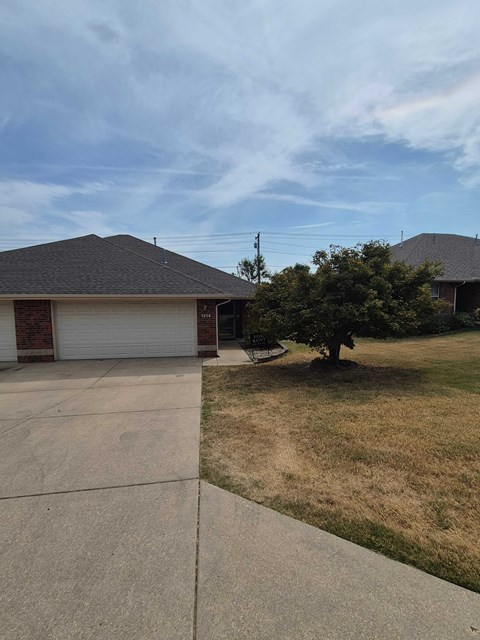 1214 Ozark Avenue 3 Beds Apartment for Rent