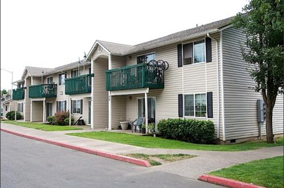 Pier Park Apartments 8660 North Columbia Blvd Portland Or Rentcafé Portland Photo Gallery 1
