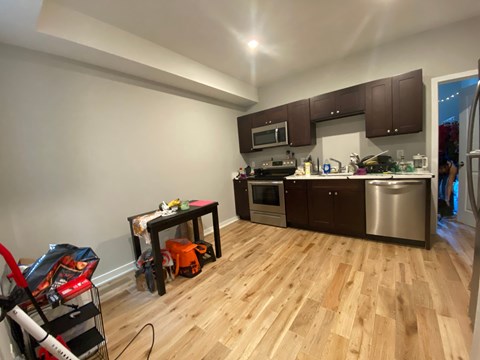 2012 18th 4 Beds Apartment for Rent - Photo Gallery 7