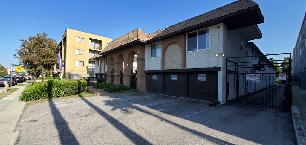 the building in which the apartment is located