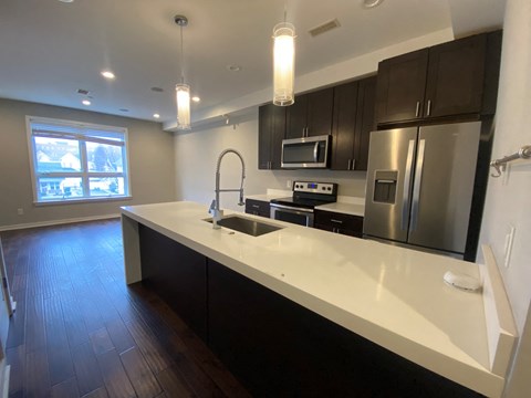 1744 Marshall 2-3 Beds Apartment for Rent - Photo Gallery 2