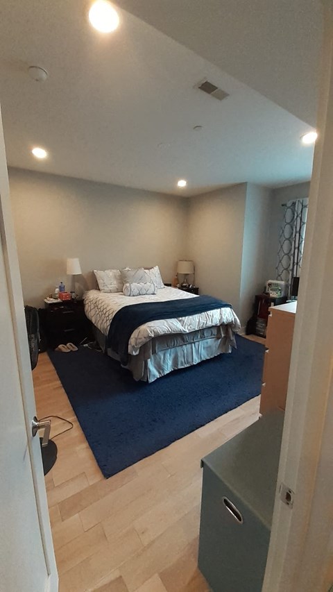 944 North Marshall Street 2-4 Beds Apartment for Rent - Photo Gallery 10