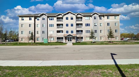 402 5202 49 Street 2 Beds Apartment for Rent