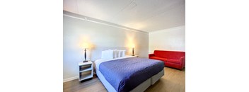 King Suite - Non-Smoking